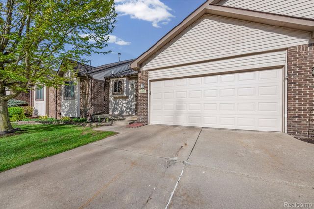 20557 Longwood Drive, Clinton Charter Township, MI 48038