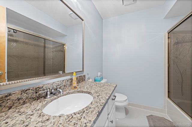 20557 Longwood Drive, Clinton Charter Township, MI 48038