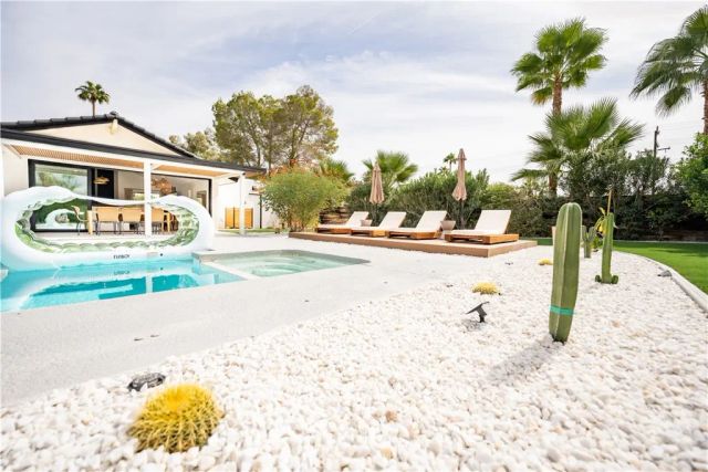 515 N Burton Way, Palm Springs, CA 92262