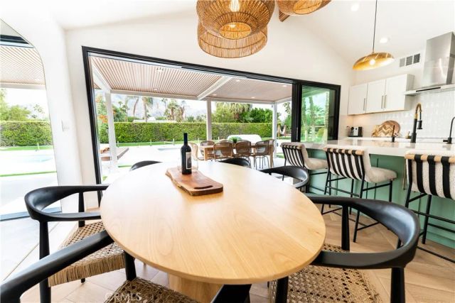 515 N Burton Way, Palm Springs, CA 92262