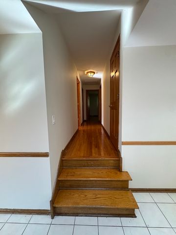 17W154 Terry Trail, Willowbrook, IL 60527