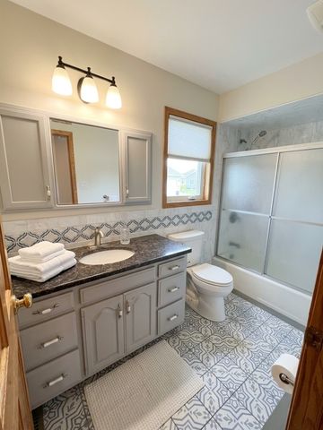 17W154 Terry Trail, Willowbrook, IL 60527