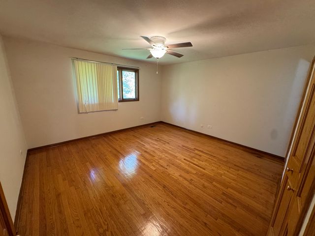 17W154 Terry Trail, Willowbrook, IL 60527