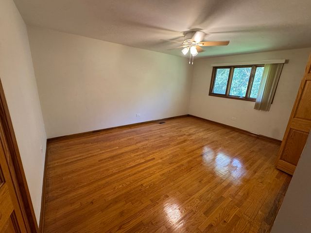 17W154 Terry Trail, Willowbrook, IL 60527