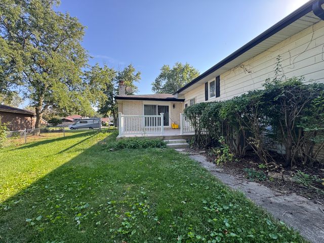 17W154 Terry Trail, Willowbrook, IL 60527