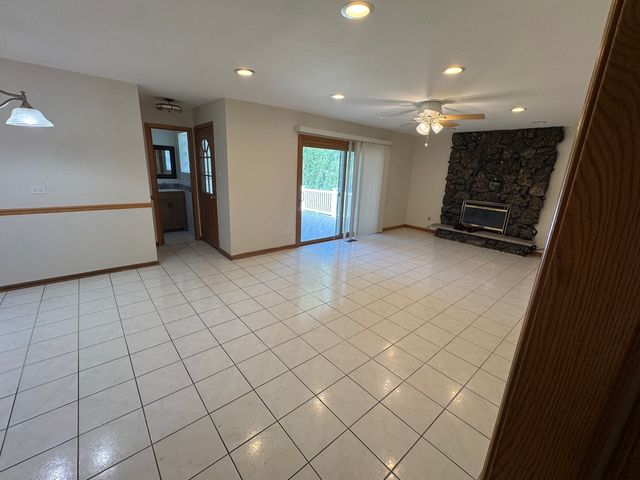 17W154 Terry Trail, Willowbrook, IL 60527