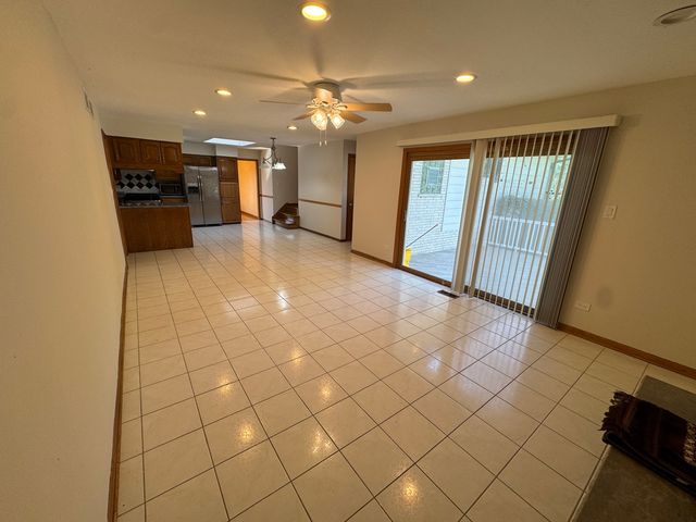 17W154 Terry Trail, Willowbrook, IL 60527