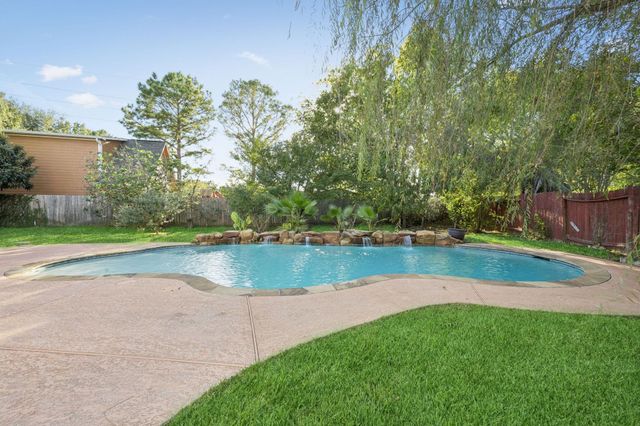 1906 Blue Water Bay Drive, Katy, TX 77494