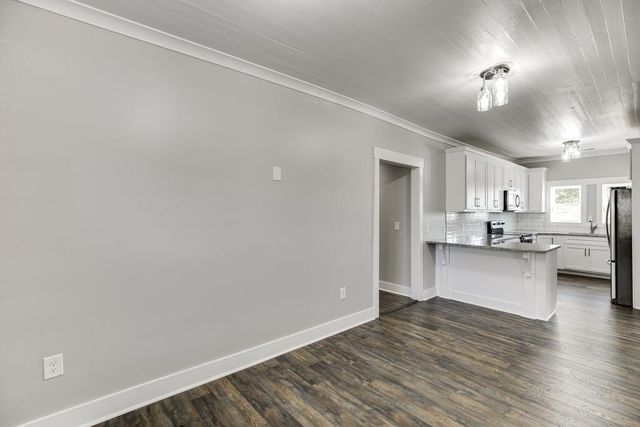 4615 S Lee Street, Buford, GA 30518