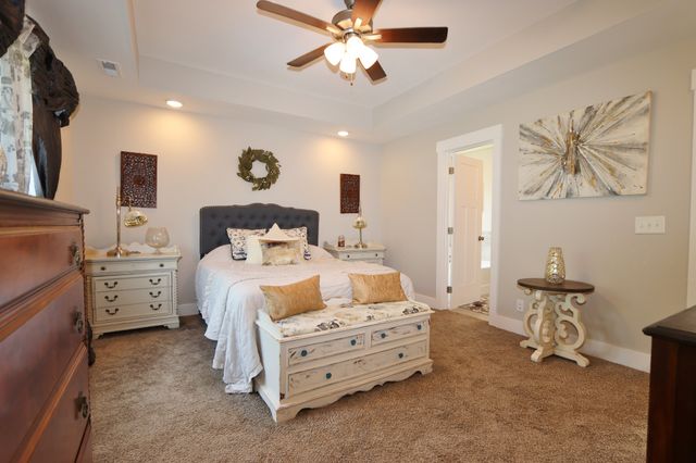 369 Frontier Dr, Clarksville, TN 37043