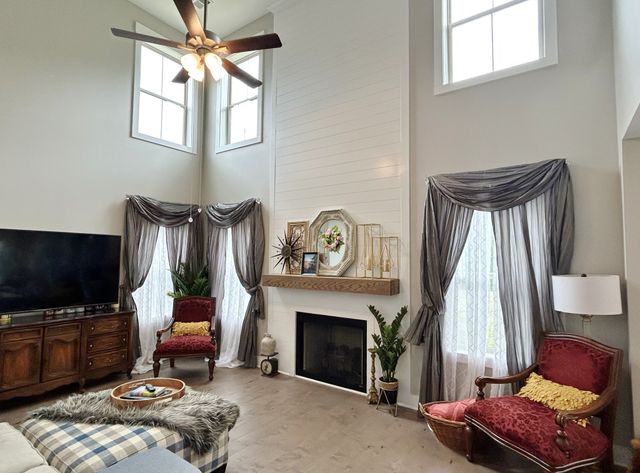 369 Frontier Dr, Clarksville, TN 37043