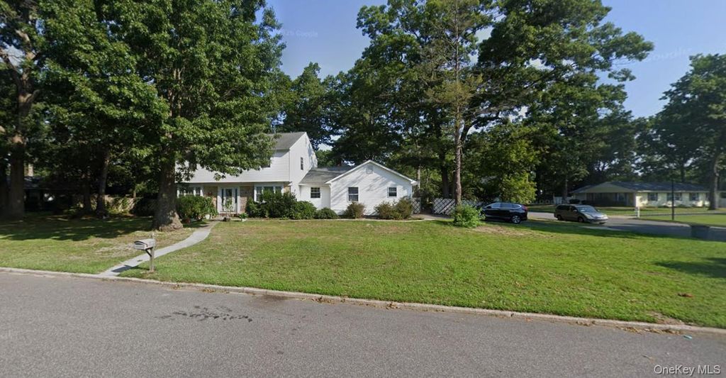 27 Whitmore Lane, Coram, NY 11727 — exterior