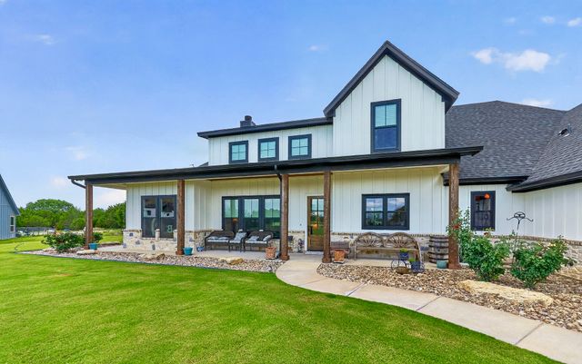 1096 Timber Hills Drive, Weatherford, TX 76087