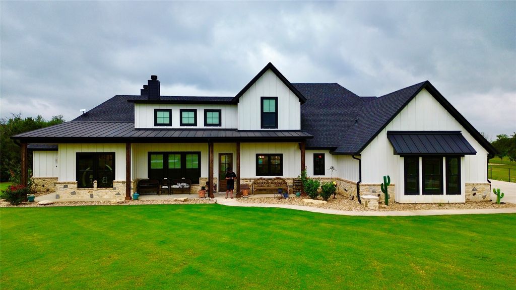 1096 Timber Hills Drive, Weatherford, TX 76087