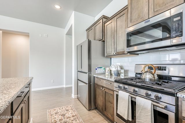 1820 WAR PATH Drive, El Paso, TX 79911