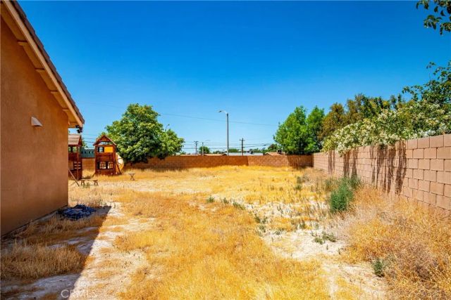 45265 Sancroft, Lancaster, CA 93535