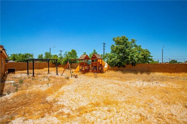 45265 Sancroft, Lancaster, CA 93535