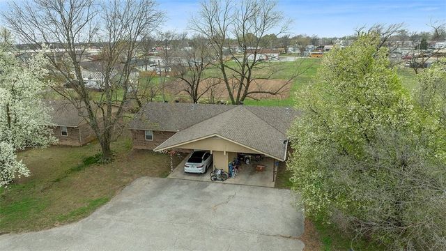 780-786 SE 1st Street, Gentry, AR 72736