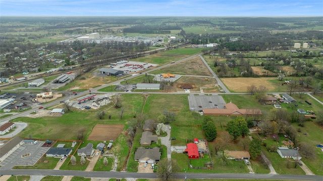 780-786 SE 1st Street, Gentry, AR 72736