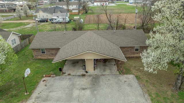 780-786 SE 1st Street, Gentry, AR 72736