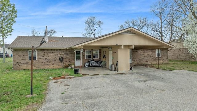 780-786 SE 1st Street, Gentry, AR 72736