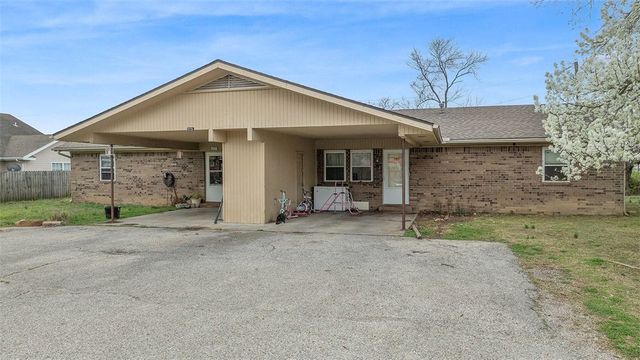 780-786 SE 1st Street, Gentry, AR 72736