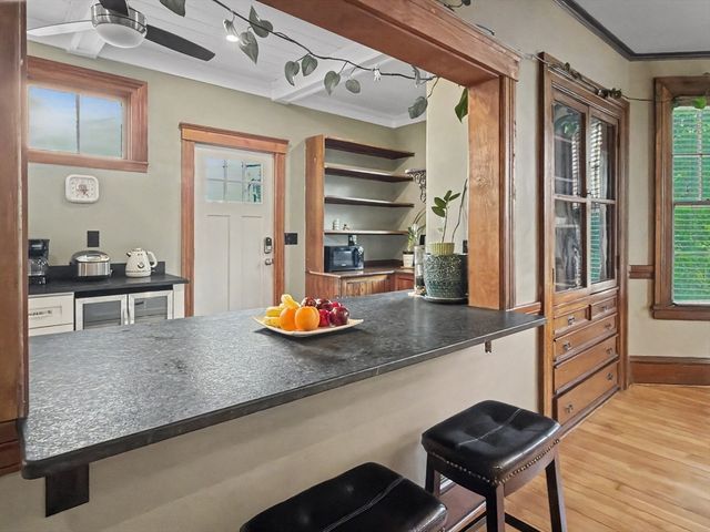 4 Westland St, Worcester, MA 01602