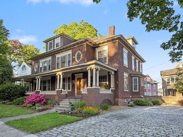 4 Westland St, Worcester, MA 01602