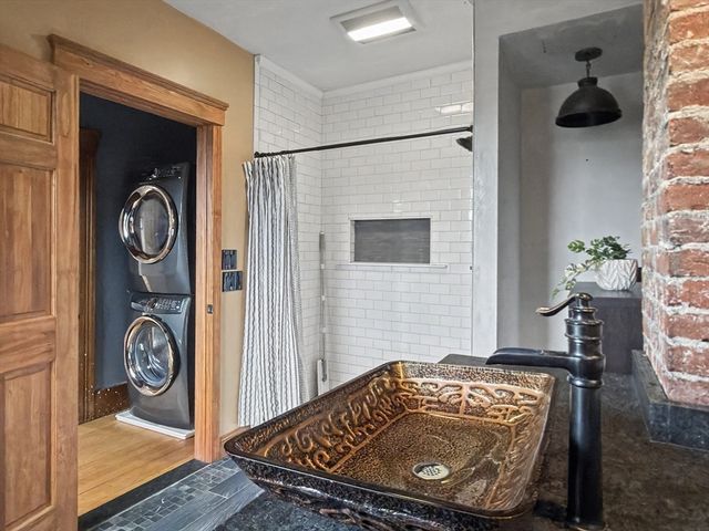 4 Westland St, Worcester, MA 01602