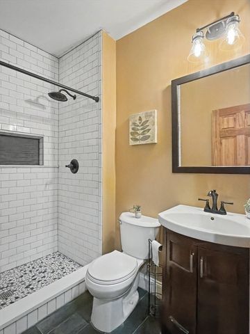4 Westland St, Worcester, MA 01602