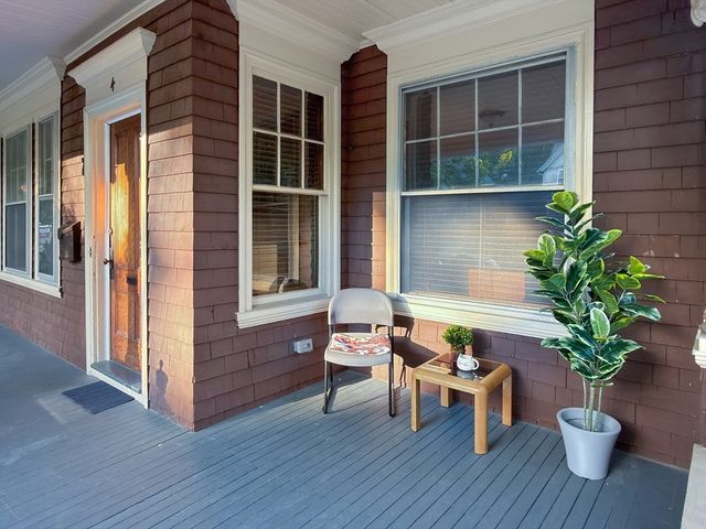 4 Westland St, Worcester, MA 01602