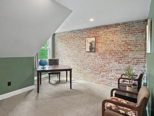 4 Westland St, Worcester, MA 01602