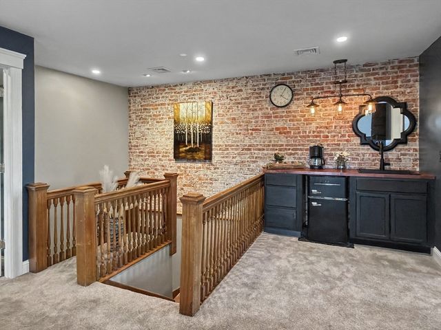 4 Westland St, Worcester, MA 01602