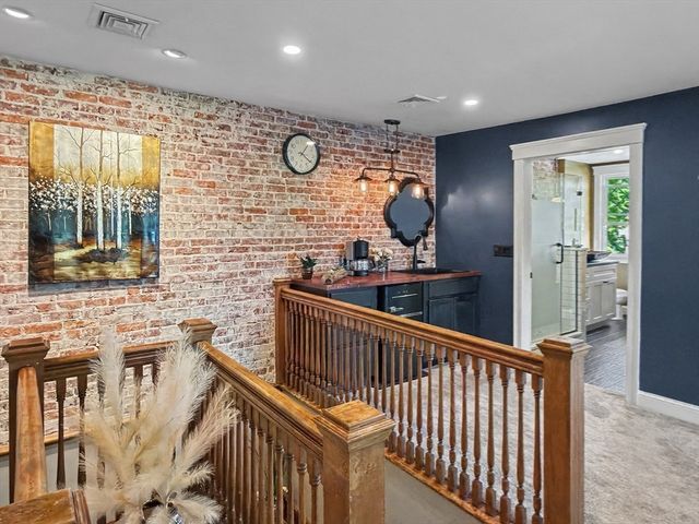 4 Westland St, Worcester, MA 01602