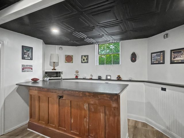 4 Westland St, Worcester, MA 01602