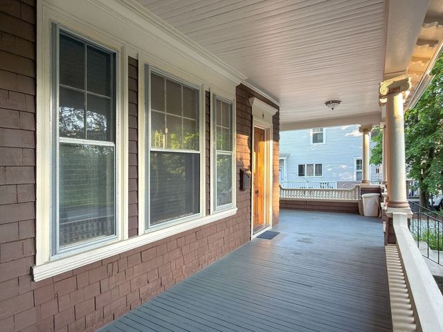 4 Westland St, Worcester, MA 01602