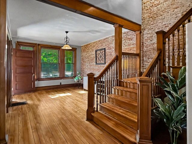 4 Westland St, Worcester, MA 01602