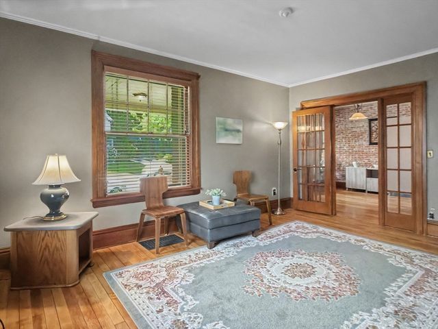 4 Westland St, Worcester, MA 01602