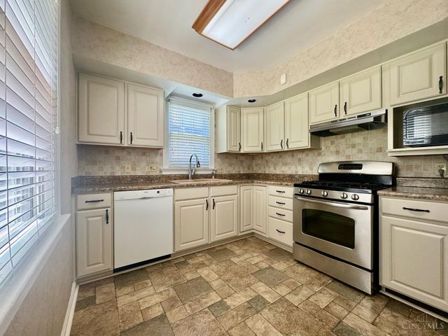 1649 Lionel Avenue, Cincinnati, OH 45214