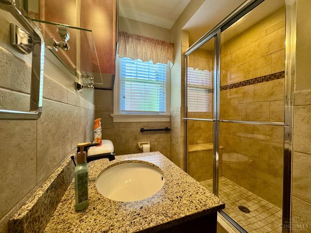 1649 Lionel Avenue, Cincinnati, OH 45214