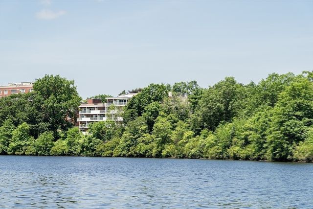 231 Coolidge Ave 410, Watertown, MA 02472