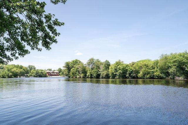 231 Coolidge Ave 410, Watertown, MA 02472