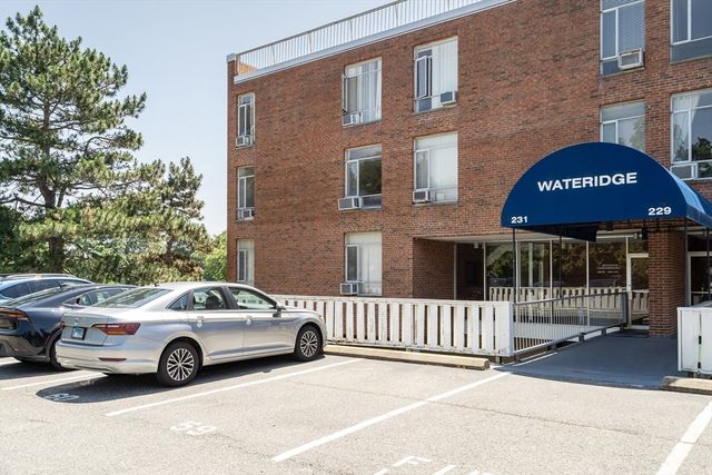 231 Coolidge Ave 410, Watertown, MA 02472