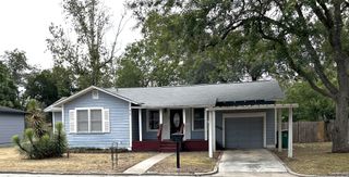 815 E Humphreys St, Seguin, TX 78155