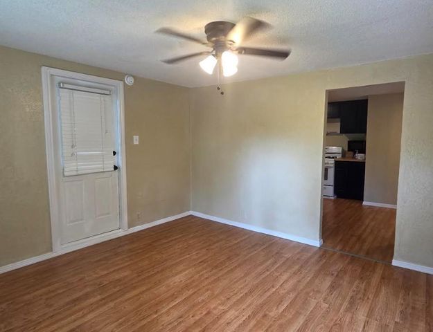 1211 3rd Street, League City, TX 77573