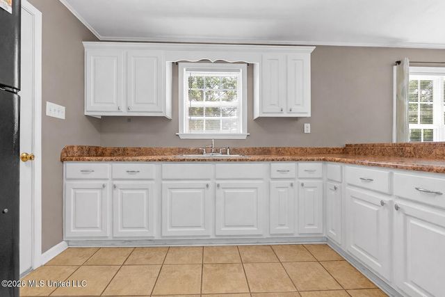 321 Panola Avenue, Batesville, MS 38606