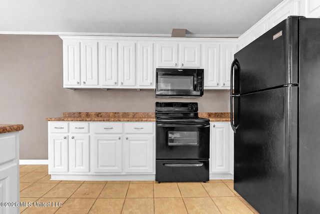 321 Panola Avenue, Batesville, MS 38606