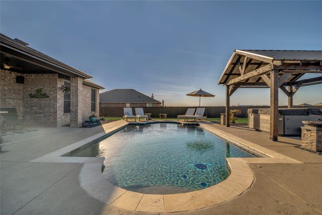 302 Amber Lane, Nevada, TX 75173