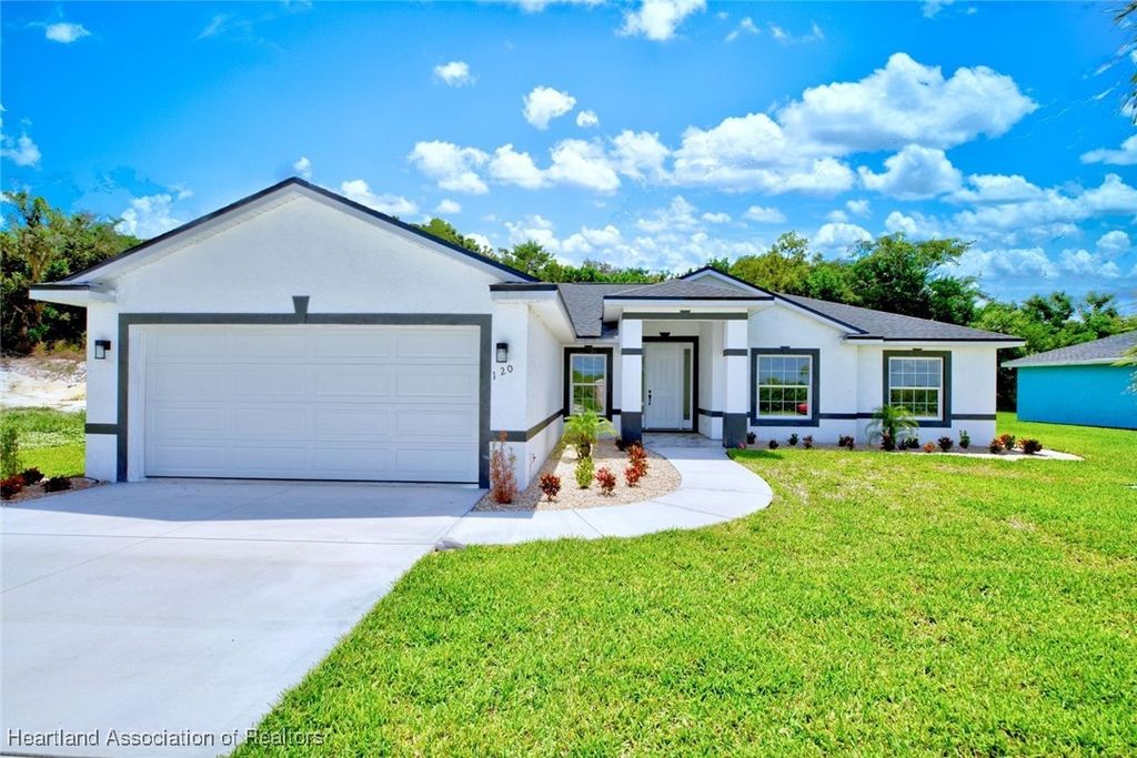 120 Clinton Avenue, Lake Placid, FL 33852