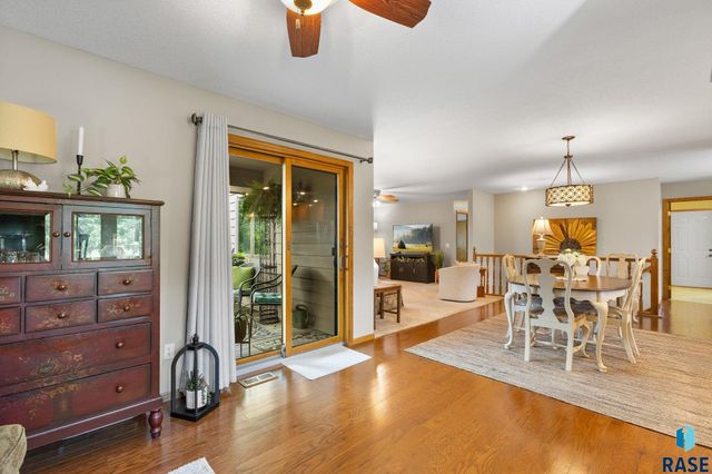 1800 N Ranch Oak Pl Place, Sioux Falls, SD 57110